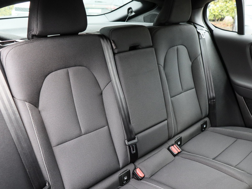 Volvo C40 Core Recharge Pure Electric - SUV/Off-road - Blau - Gebrauchtwagen - Bild 5