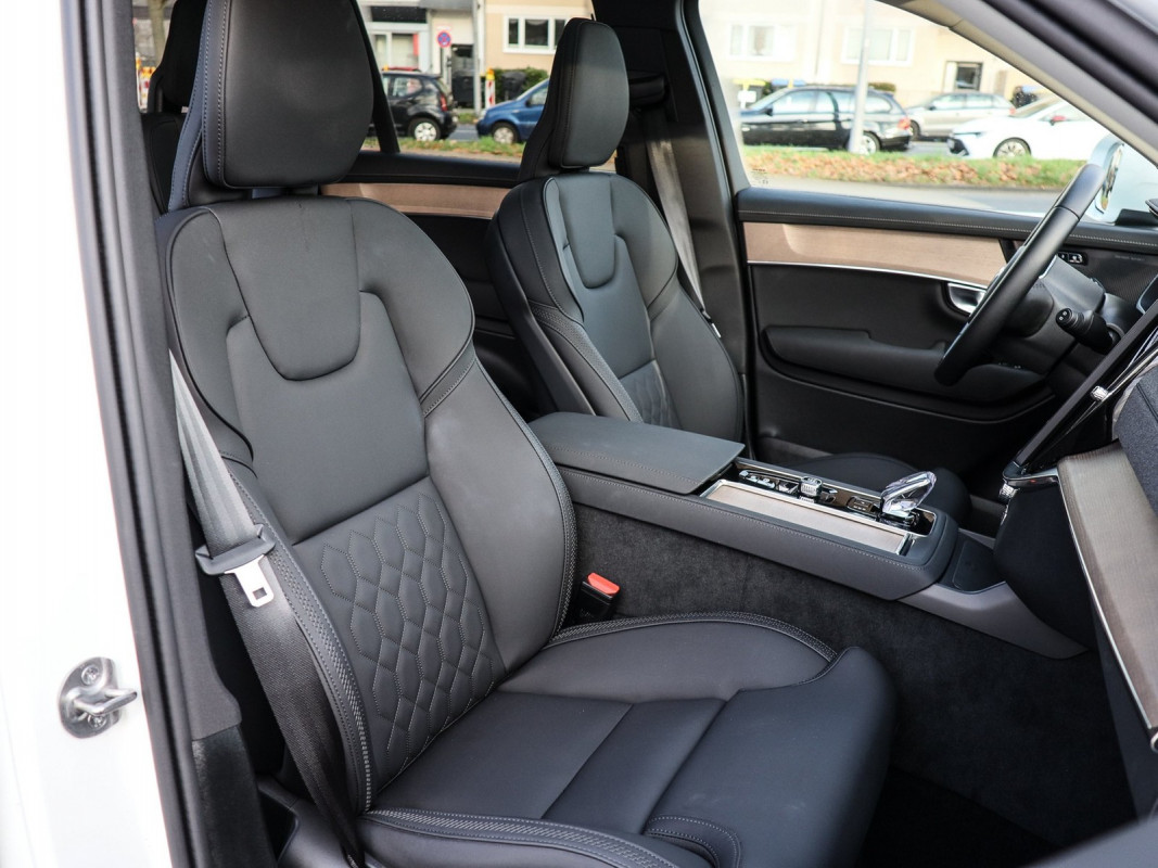 Volvo XC90 T8 Recharge AWD - SUV/Off-road - Weiss - Gebrauchtwagen - Bild 7