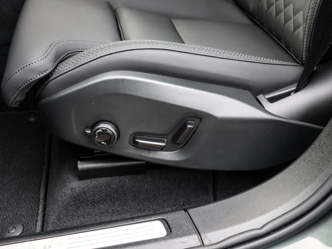 Volvo XC60 T6 - SUV/Off-road - Grün - Gebrauchtwagen - Bild 14