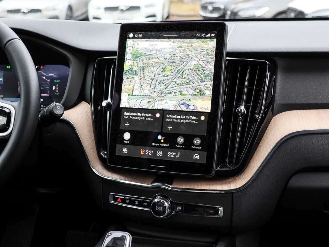 Volvo XC60 T6 Recharge AWD - SUV/Off-road - Silber - Gebrauchtwagen - Bild 9