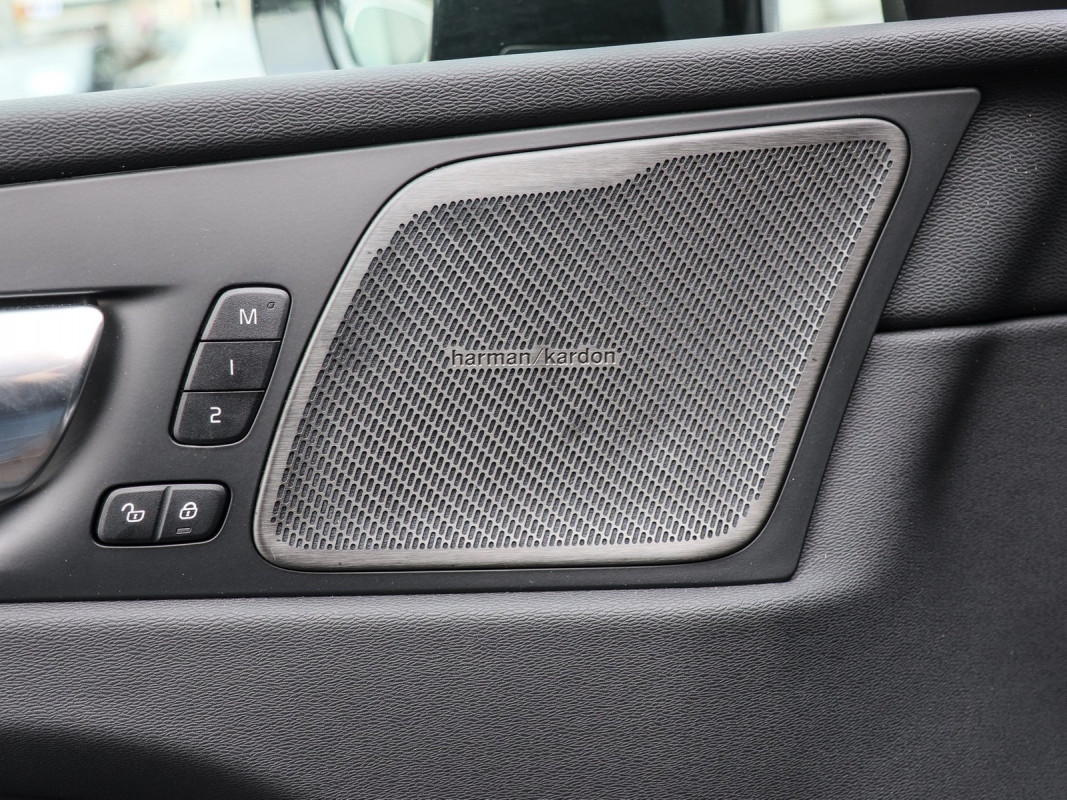 Volvo XC60 T6 Recharge AWD - SUV/Off-road - Silber - Gebrauchtwagen - Bild 15