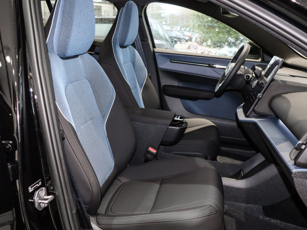 Volvo EX30 - SUV/Off-road - Schwarz - Gebrauchtwagen - Bild 7