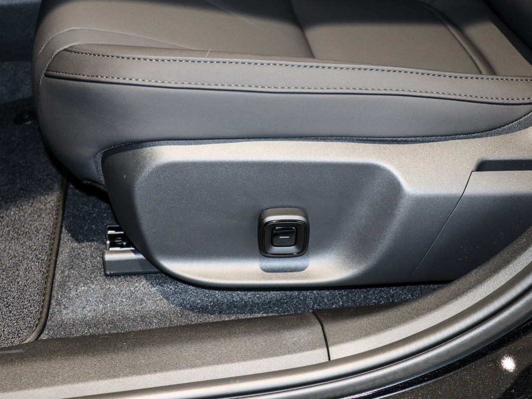 Volvo EX30 - SUV/Off-road - Schwarz - Gebrauchtwagen - Bild 14