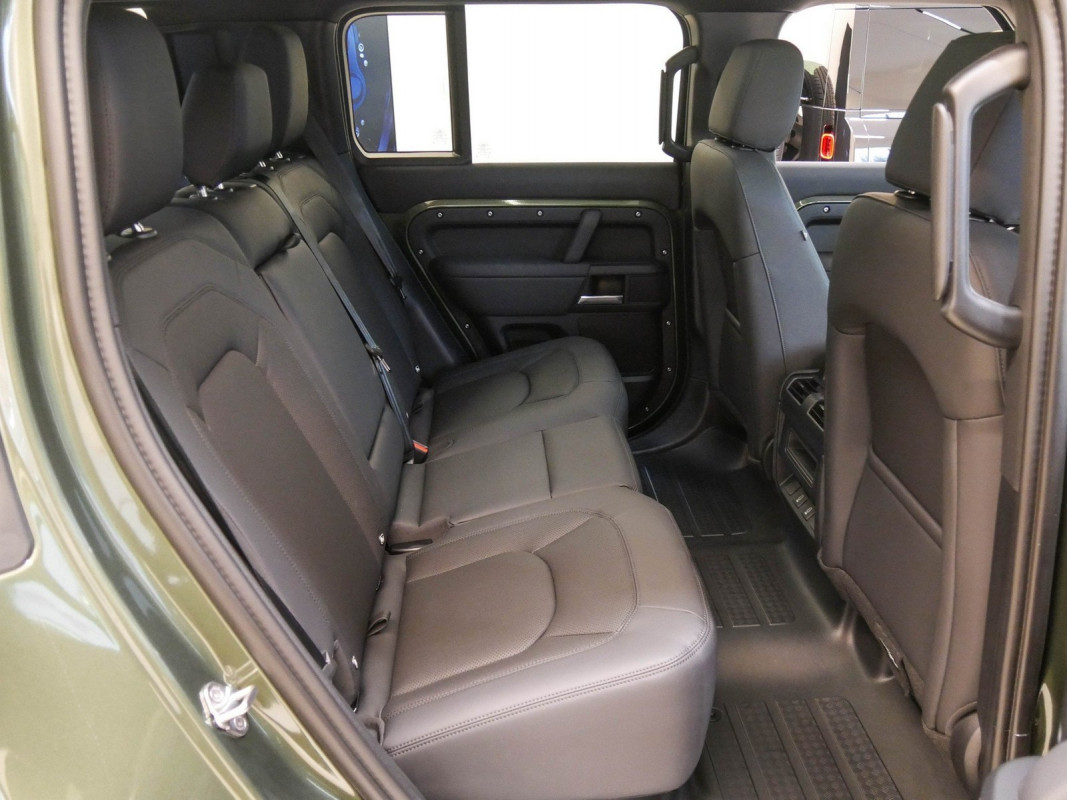 Land Rover Defender 110 D250 AWD X-DYNAMIC SE - SUV/Off-road - Grün - Neuwagen - Bild 5