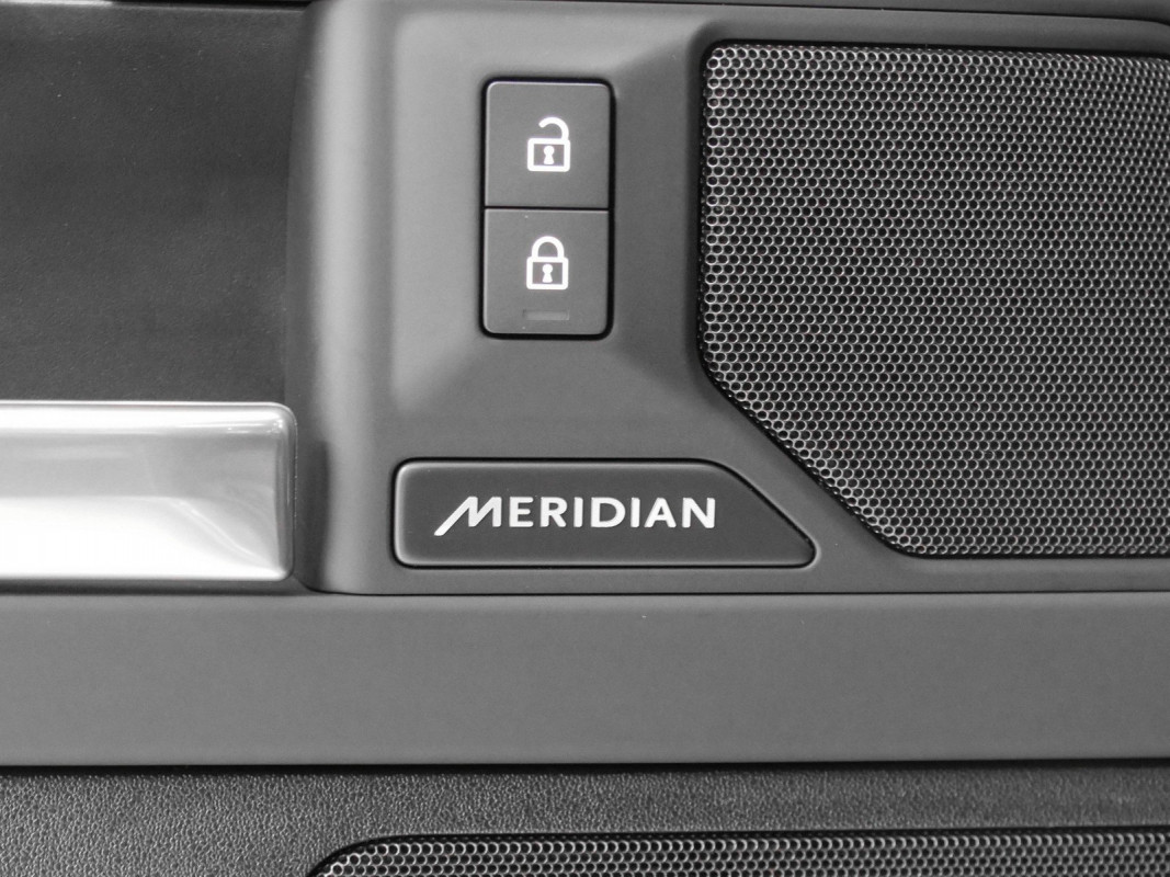 Land Rover Defender 110 D250 AWD X-DYNAMIC SE - SUV/Off-road - Grün - Neuwagen - Bild 13