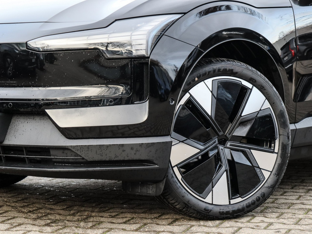 Volvo EX30 Ultra Pure Electric ext. Range - SUV/Off-road - Schwarz - Gebrauchtwagen - Bild 6