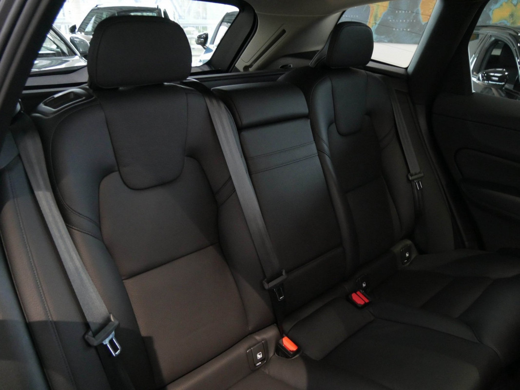 Volvo XC60 - SUV/Off-road - Grau - Gebrauchtwagen - Bild 5