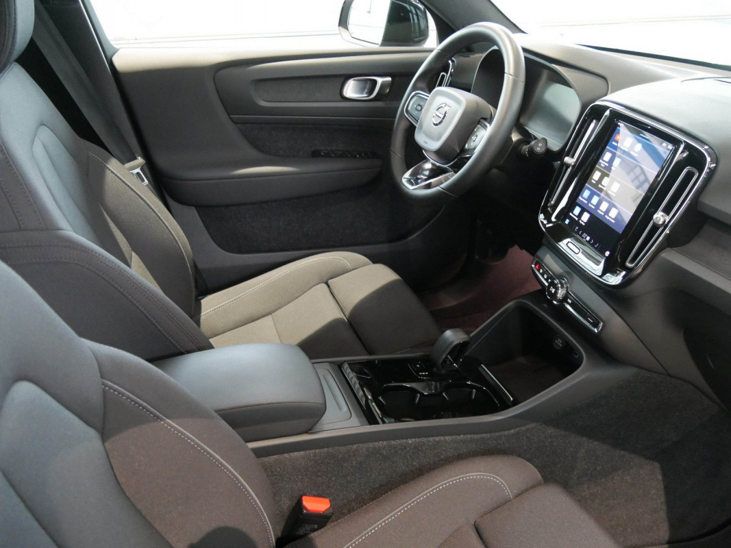 Volvo XC40 - SUV/Off-road - Schwarz - Gebrauchtwagen - Bild 3