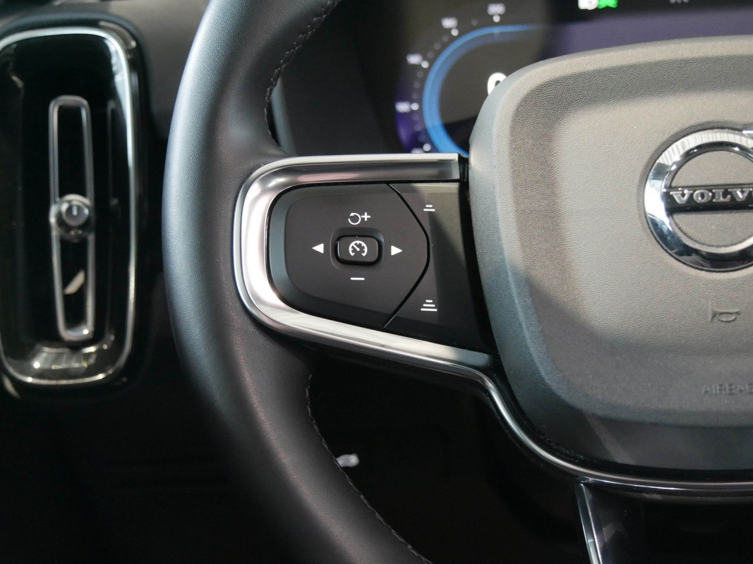 Volvo XC40 - SUV/Off-road - Schwarz - Gebrauchtwagen - Bild 13