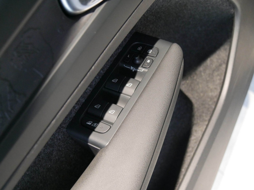 Volvo XC40 - SUV/Off-road - Schwarz - Gebrauchtwagen - Bild 14