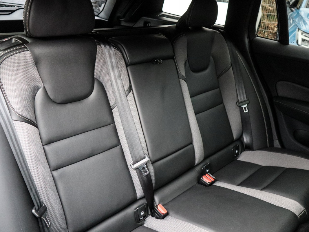 Volvo V60 T6 - Kombi - Grau - Gebrauchtwagen - Bild 5