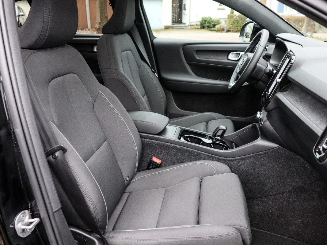 Volvo C40 Plus - SUV/Off-road - Schwarz - Gebrauchtwagen - Bild 7