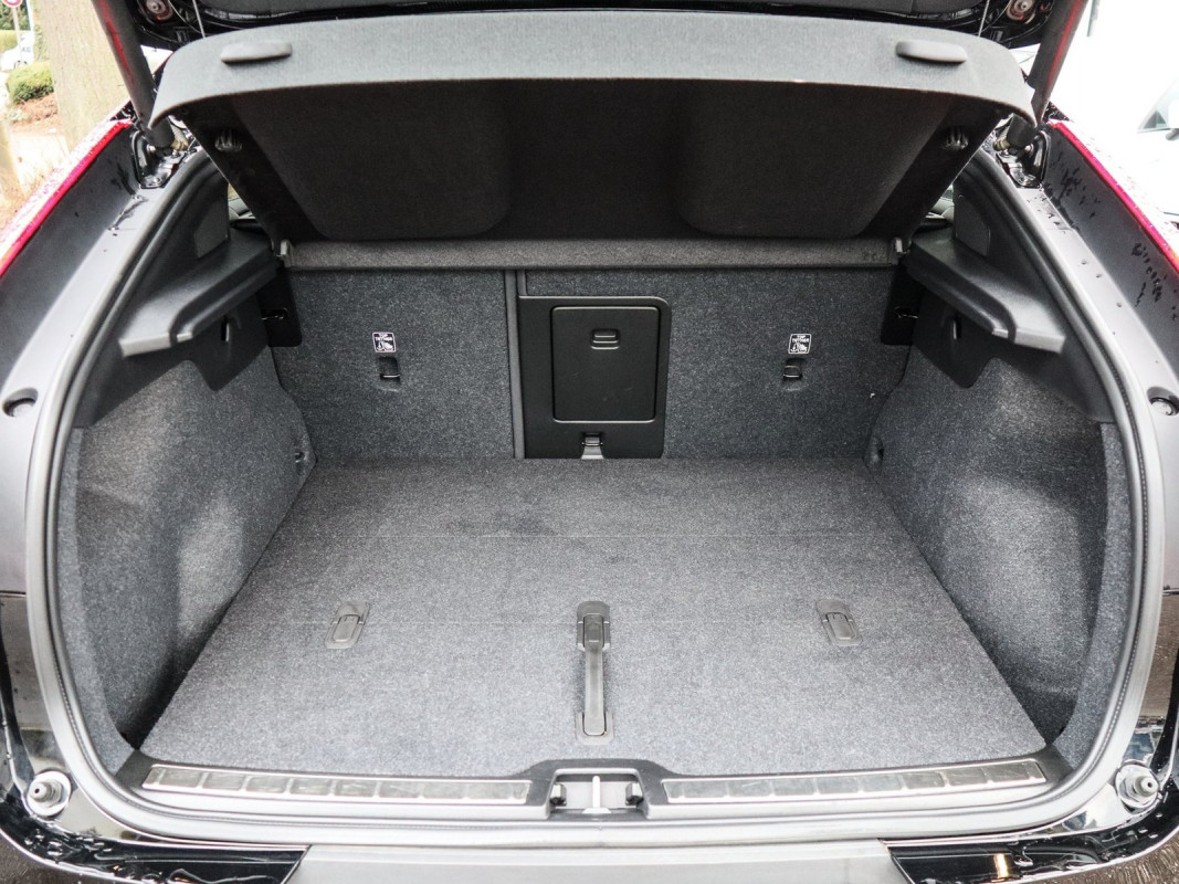 Volvo C40 Plus - SUV/Off-road - Schwarz - Gebrauchtwagen - Bild 12