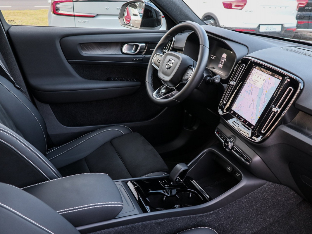 Volvo XC40 Recharge Single Motor - SUV/Off-road - Weiss - Gebrauchtwagen - Bild 3