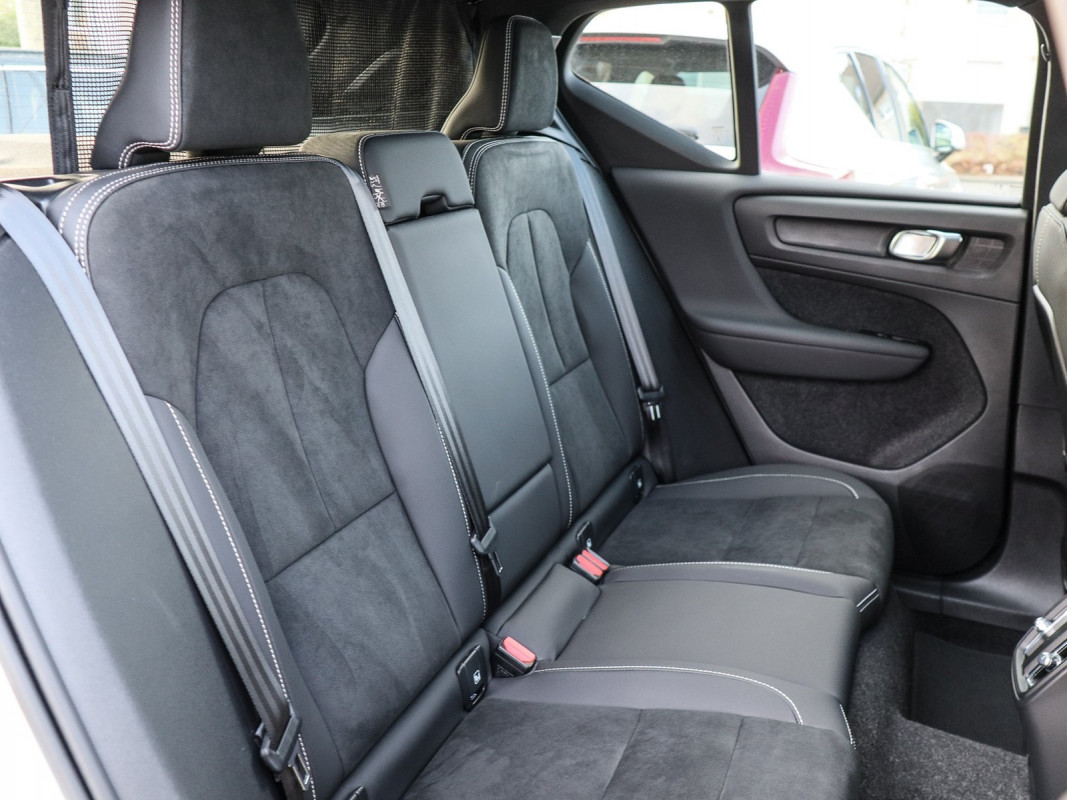 Volvo XC40 Recharge Single Motor - SUV/Off-road - Weiss - Gebrauchtwagen - Bild 5