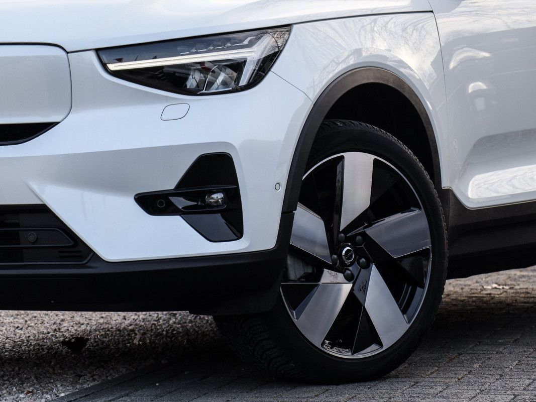 Volvo XC40 Recharge Single Motor - SUV/Off-road - Weiss - Gebrauchtwagen - Bild 6