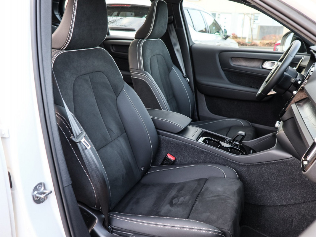 Volvo XC40 Recharge Single Motor - SUV/Off-road - Weiss - Gebrauchtwagen - Bild 7