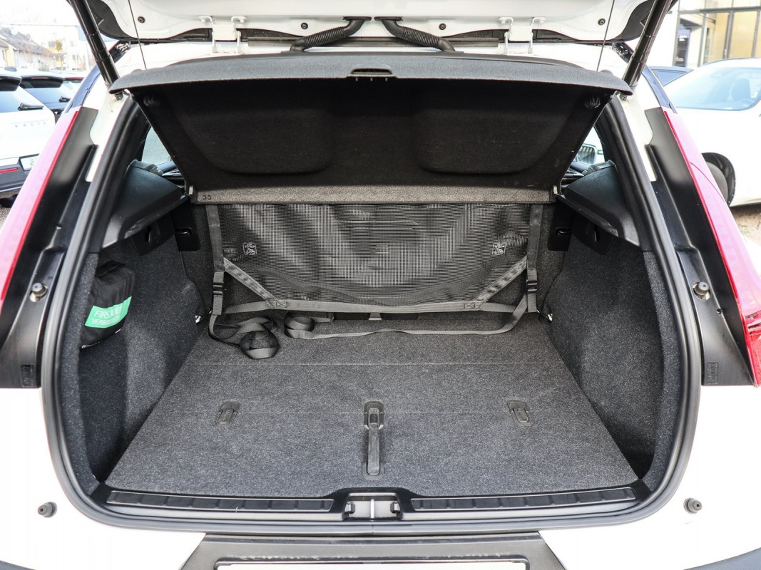 Volvo XC40 Recharge Single Motor - SUV/Off-road - Weiss - Gebrauchtwagen - Bild 11