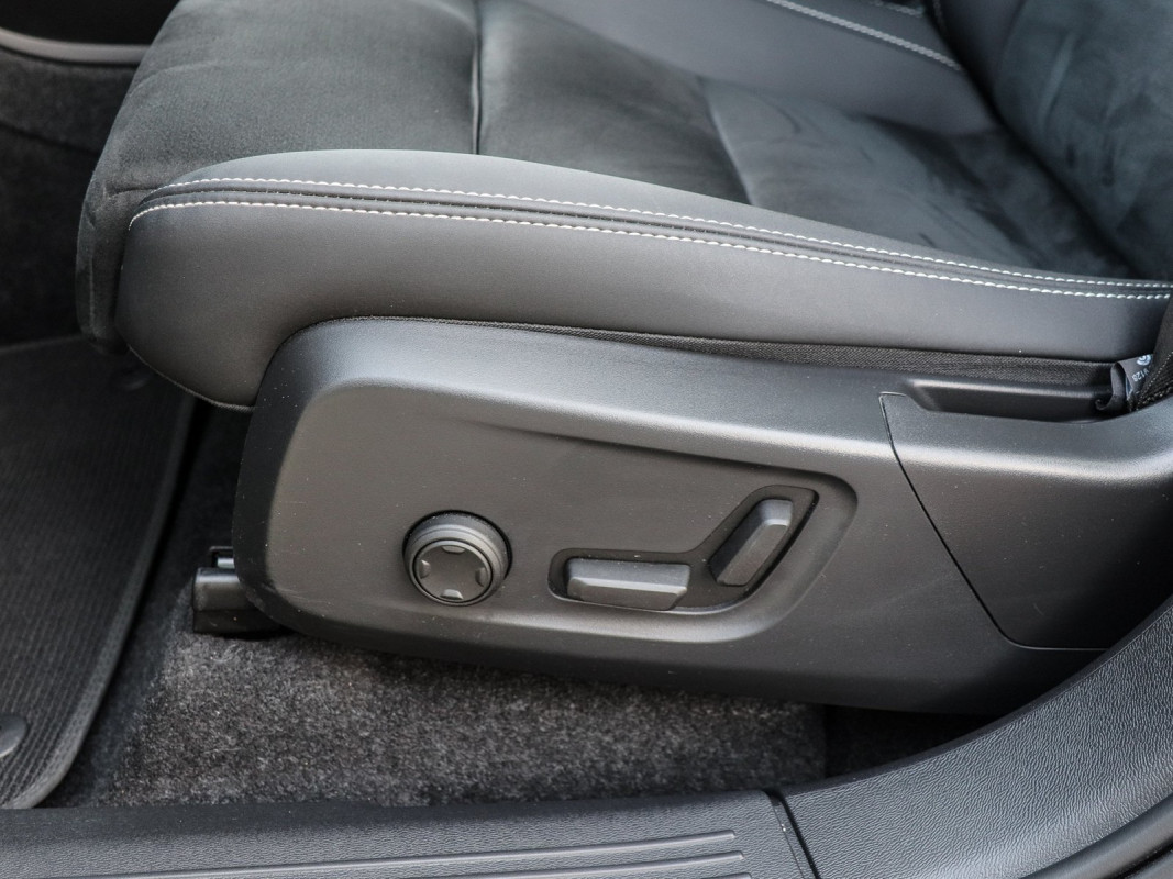 Volvo XC40 Recharge Single Motor - SUV/Off-road - Weiss - Gebrauchtwagen - Bild 14