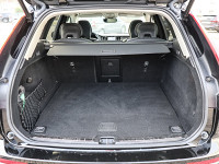 Volvo XC60 T6 AWD Recharge Plug-In Hybrid - SUV/Off-road - Schwarz - Gebrauchtwagen - Bild 10