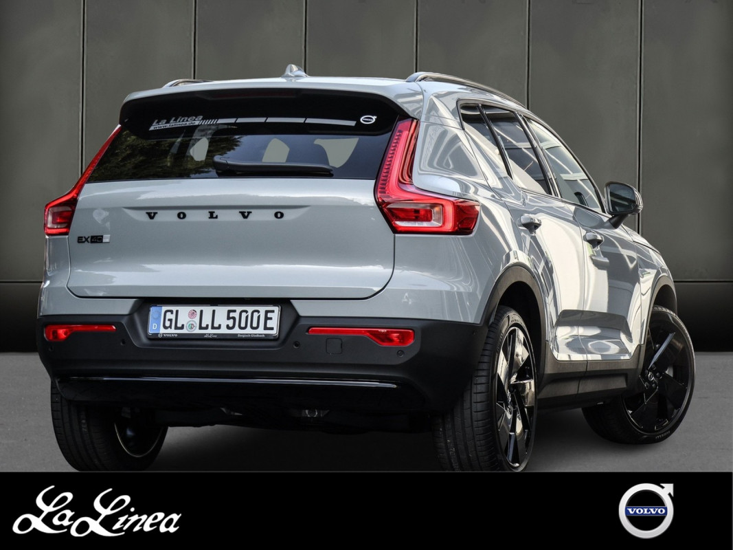 Volvo EX40 Plus - SUV/Off-road - Grau - Gebrauchtwagen - Bild 2