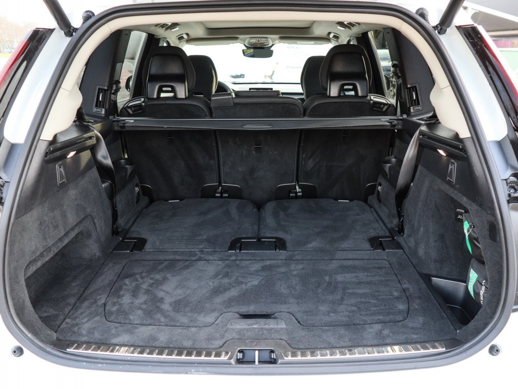 Volvo XC90 T8 Recharge AWD - SUV/Off-road - Weiss - Gebrauchtwagen - Bild 11