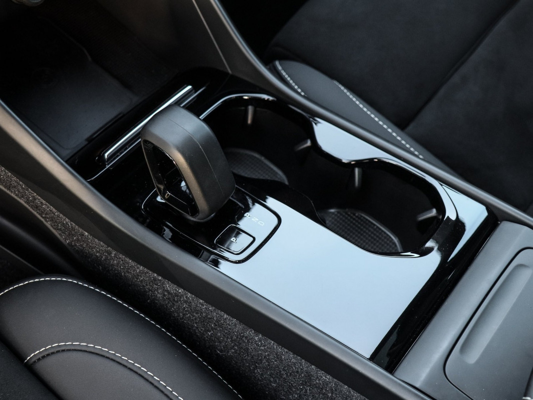 Volvo C40 Ultimate - SUV/Off-road - Schwarz - Gebrauchtwagen - Bild 11