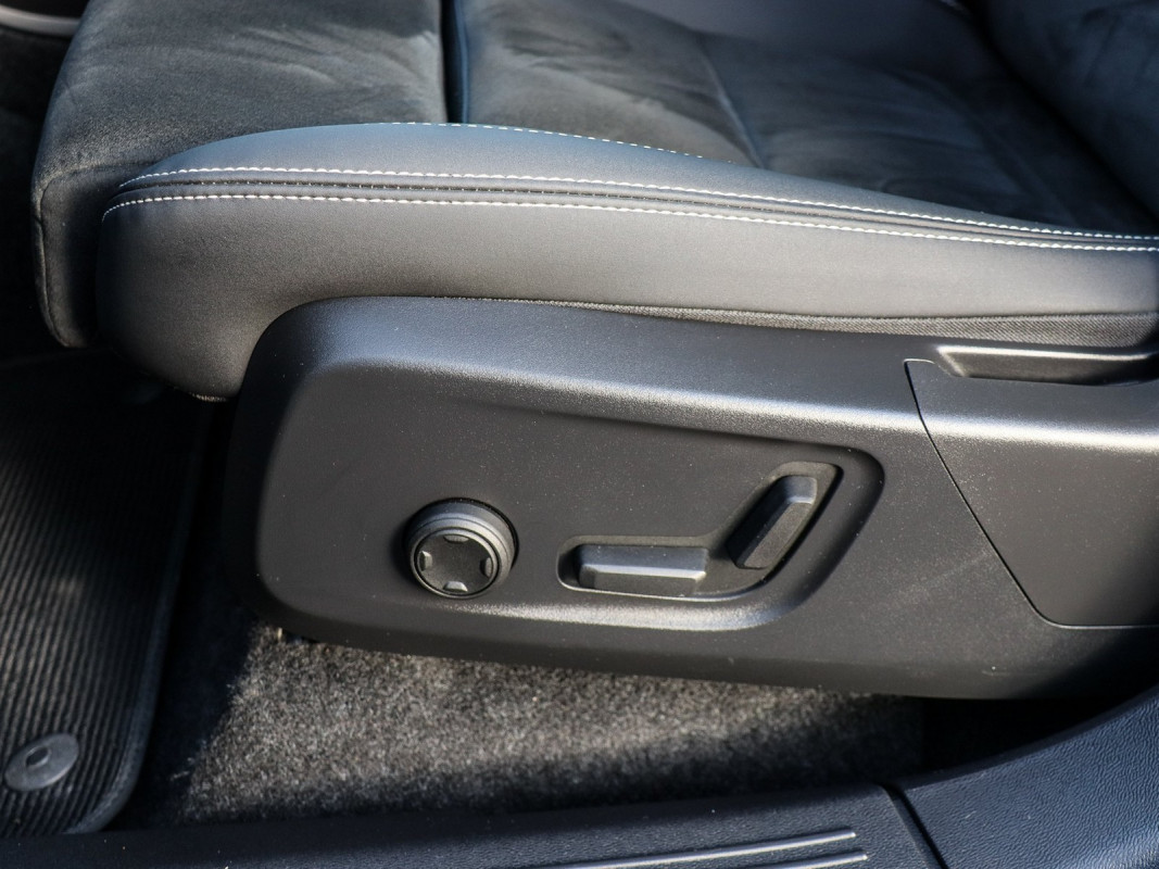 Volvo C40 Ultimate - SUV/Off-road - Schwarz - Gebrauchtwagen - Bild 15