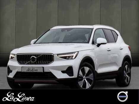 Volvo XC40 T4 Plus Bright Recharge Plug-In Hybrid - SUV/Off-road - Weiss - Gebrauchtwagen - Bild 1