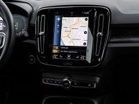 Volvo XC40 T4 Plus Bright Recharge Plug-In Hybrid - SUV/Off-road - Weiss - Gebrauchtwagen - Bild 9