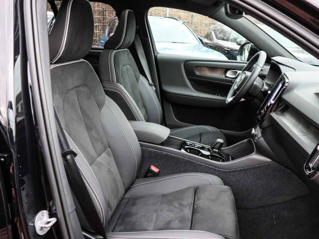 Volvo XC40 T4 - SUV/Off-road - Schwarz - Gebrauchtwagen - Bild 7