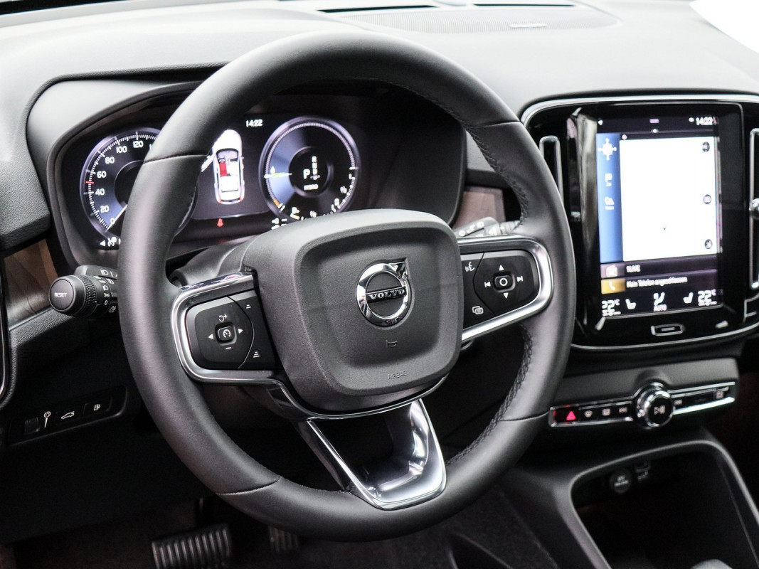 Volvo XC40 T4 - SUV/Off-road - Schwarz - Gebrauchtwagen - Bild 10