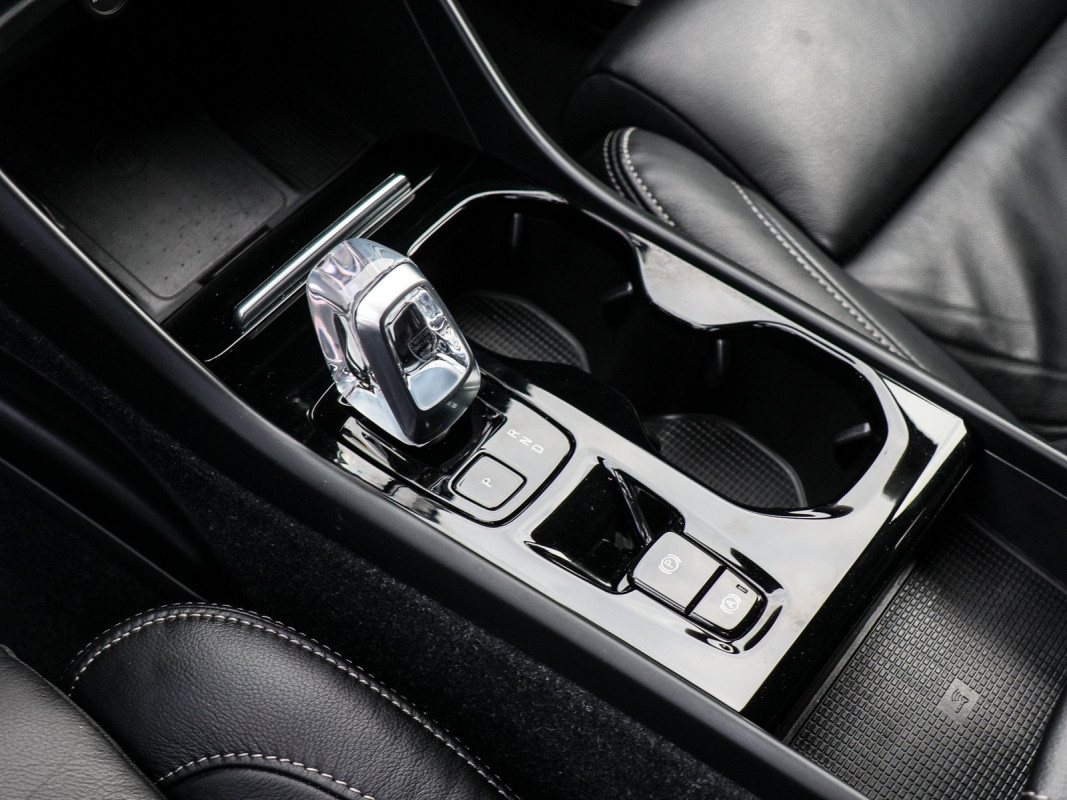 Volvo XC40 T5 - SUV/Off-road - Blau - Gebrauchtwagen - Bild 11