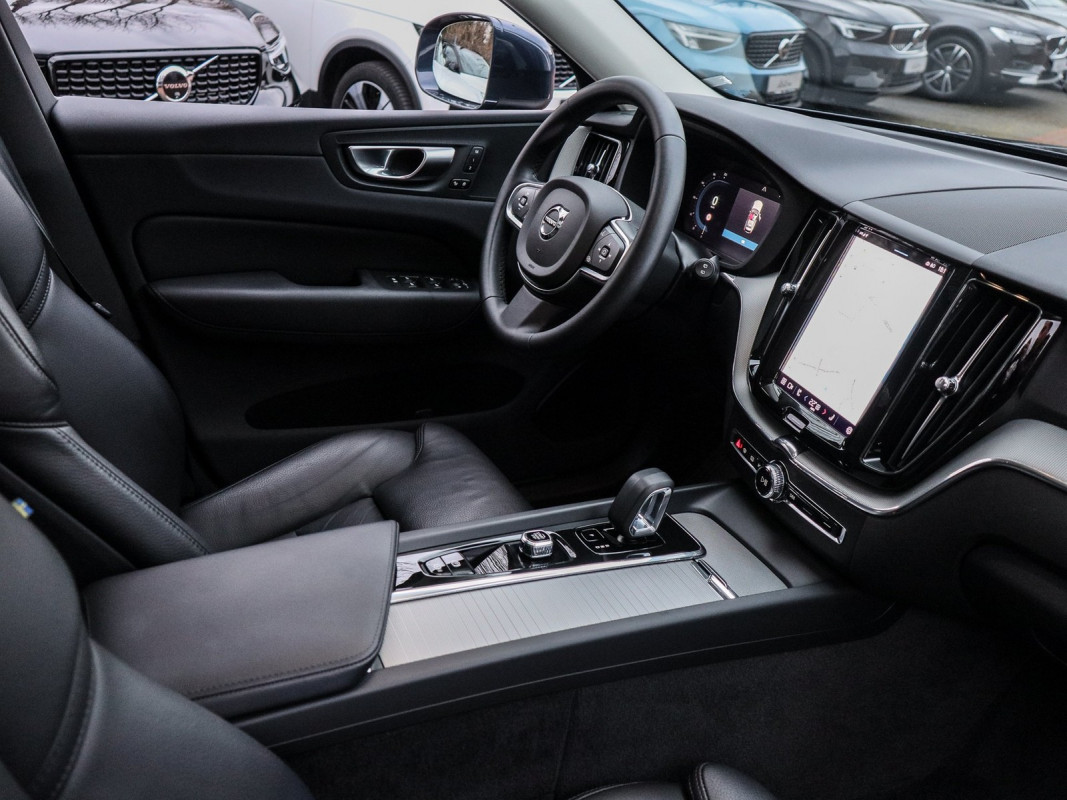 Volvo XC60 T6 - SUV/Off-road - Blau - Gebrauchtwagen - Bild 3