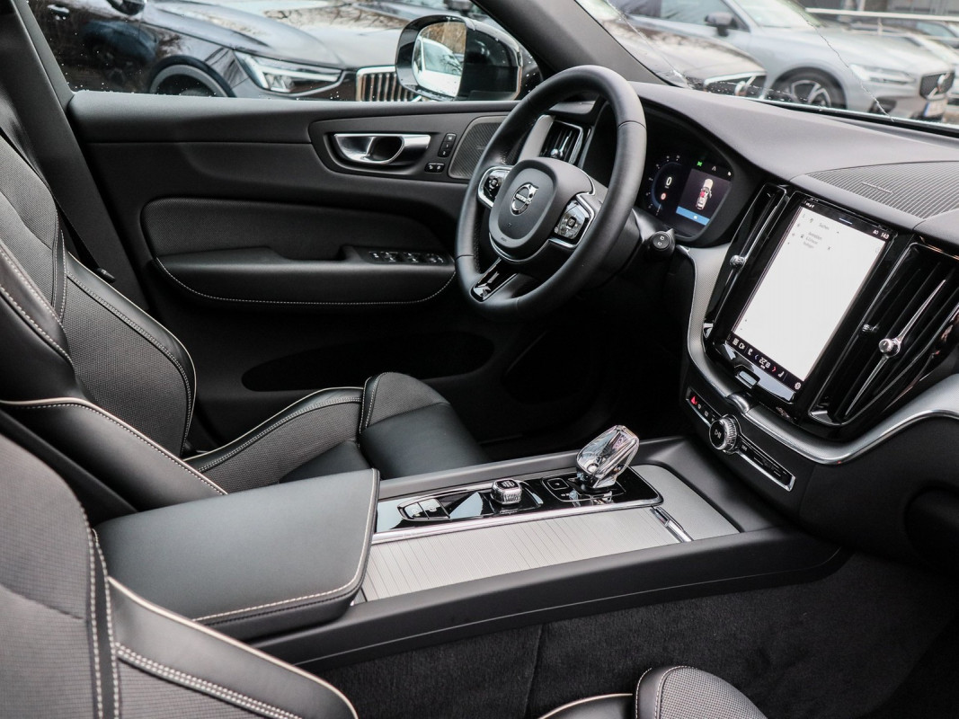 Volvo XC60 T6 - SUV/Off-road - Weiss - Gebrauchtwagen - Bild 3