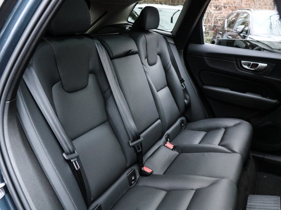 Volvo XC60 T6 - SUV/Off-road - Blau - Gebrauchtwagen - Bild 5