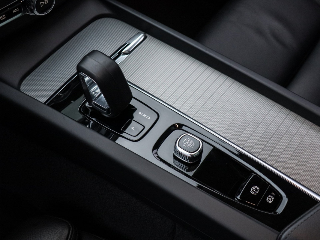 Volvo XC60 T6 - SUV/Off-road - Blau - Gebrauchtwagen - Bild 11