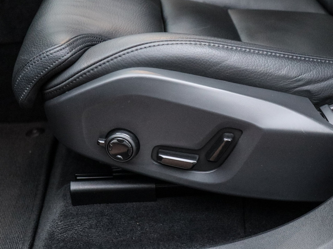 Volvo XC60 T6 - SUV/Off-road - Blau - Gebrauchtwagen - Bild 15