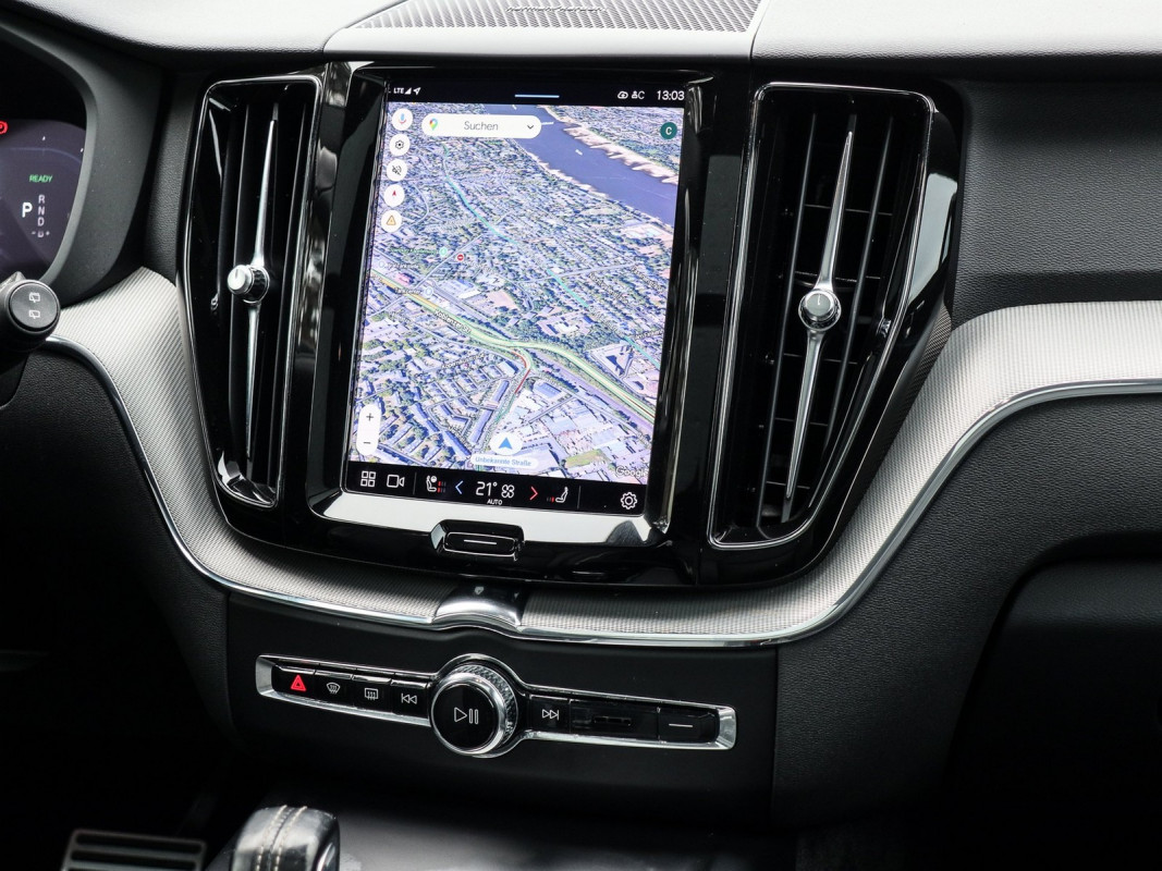 Volvo XC60 T6 AWD Recharge Plug-In Hybrid - SUV/Off-road - Schwarz - Gebrauchtwagen - Bild 9