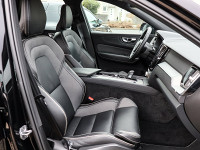 Volvo XC60 B4 Benzin - SUV/Off-road - Schwarz - Gebrauchtwagen - Bild 7