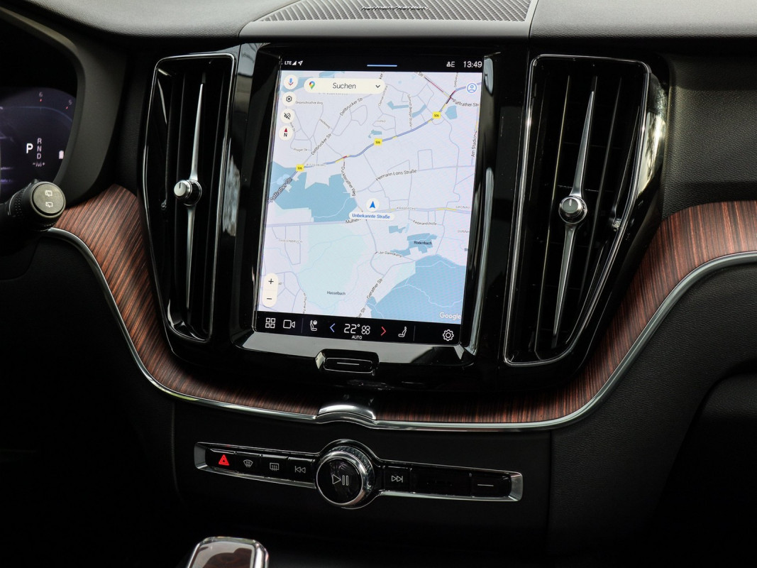 Volvo XC60 B4 - SUV/Off-road - Weiss - Gebrauchtwagen - Bild 9