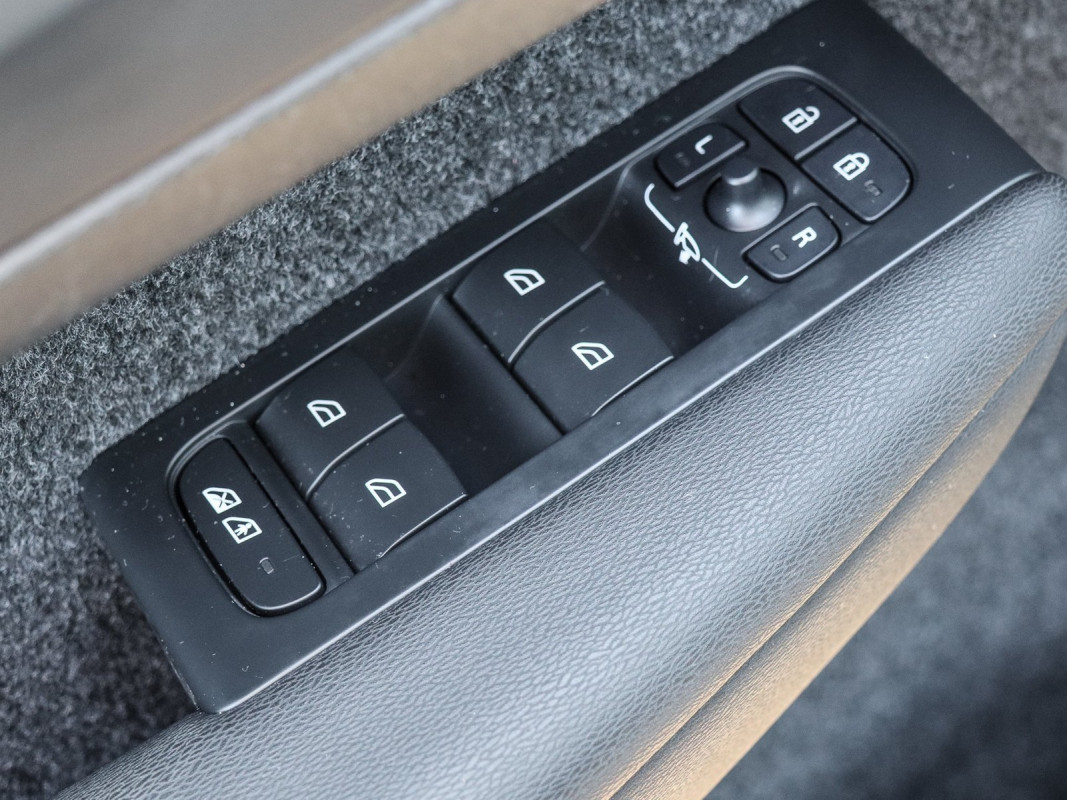 Volvo XC40 Core - SUV/Off-road - Schwarz - Gebrauchtwagen - Bild 15