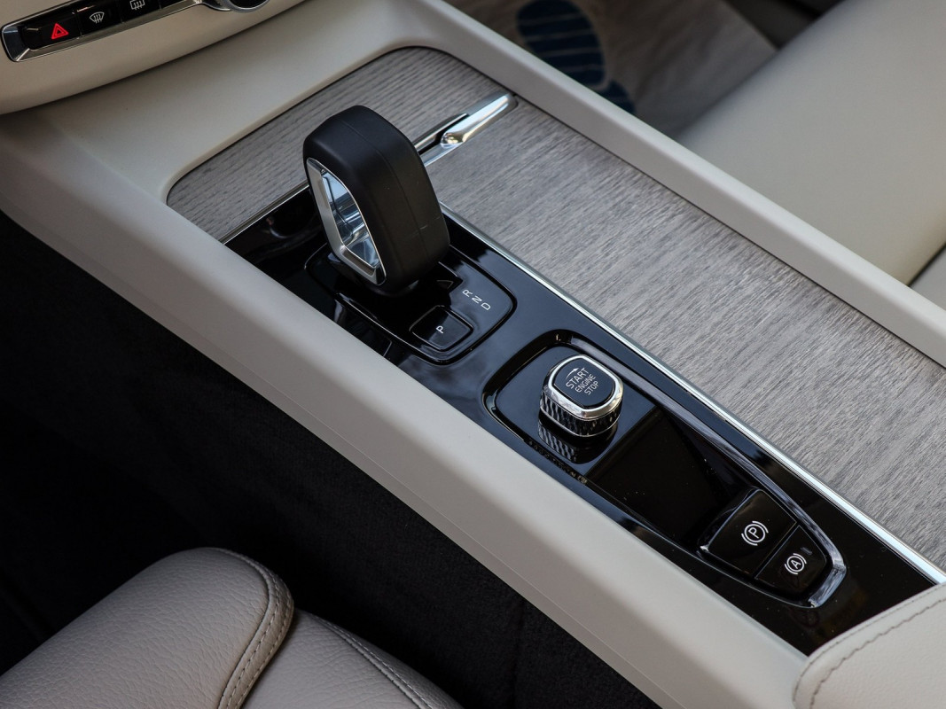 Volvo XC60 T6 - SUV/Off-road - Blau - Gebrauchtwagen - Bild 11