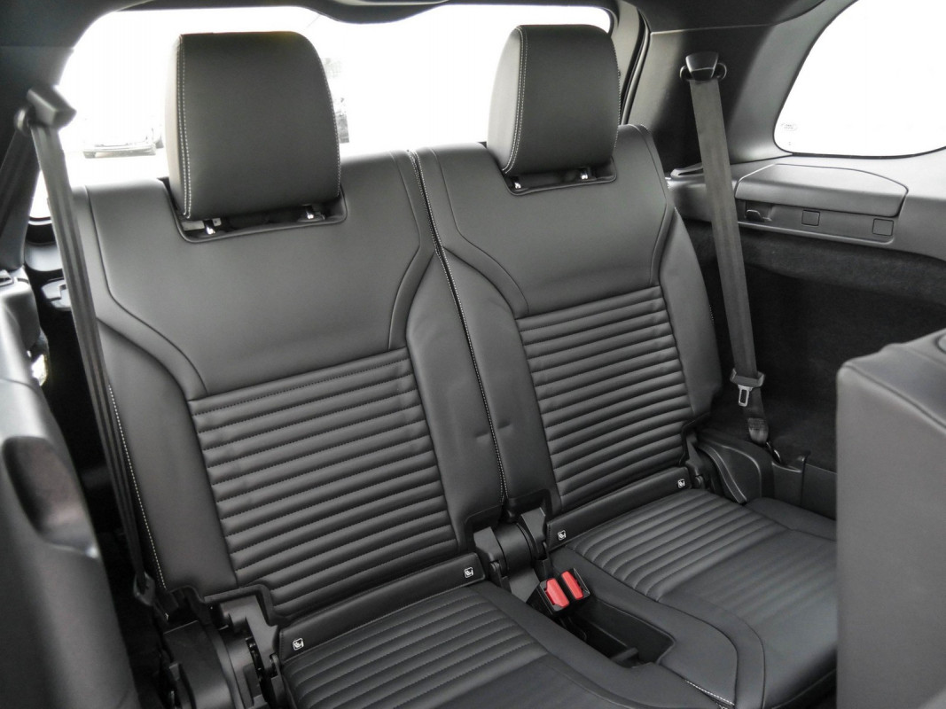 Land Rover Discovery 5 D250 S AWD - SUV/Off-road - Schwarz - Gebrauchtwagen - Bild 14