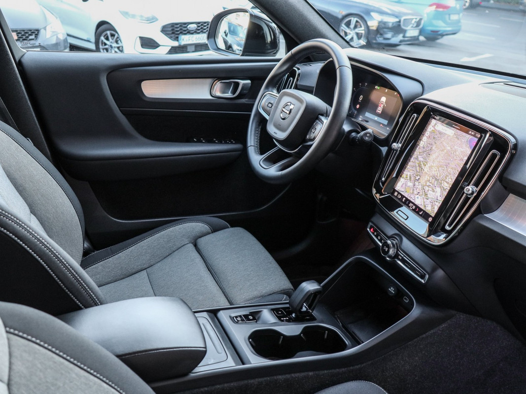 Volvo XC40 B3 (B) - SUV/Off-road - Schwarz - Gebrauchtwagen - Bild 3