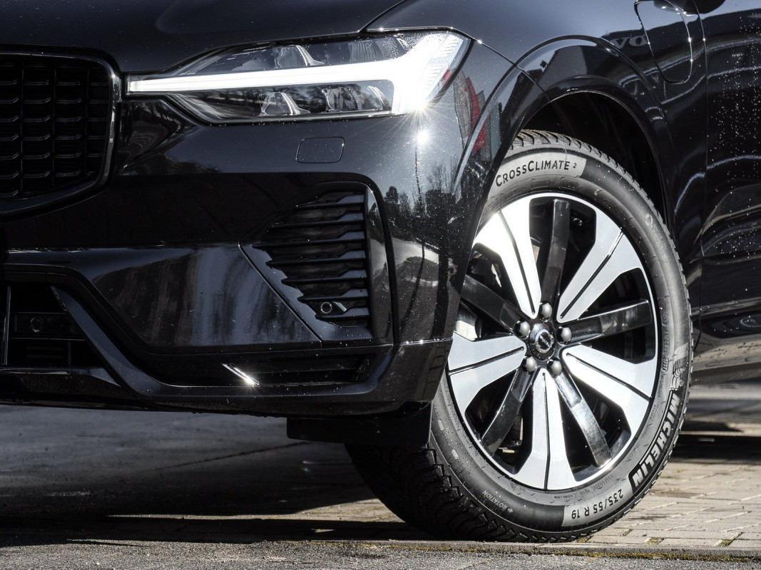 Volvo XC60 T6 AWD Recharge - SUV/Off-road - Schwarz - Gebrauchtwagen - Bild 6