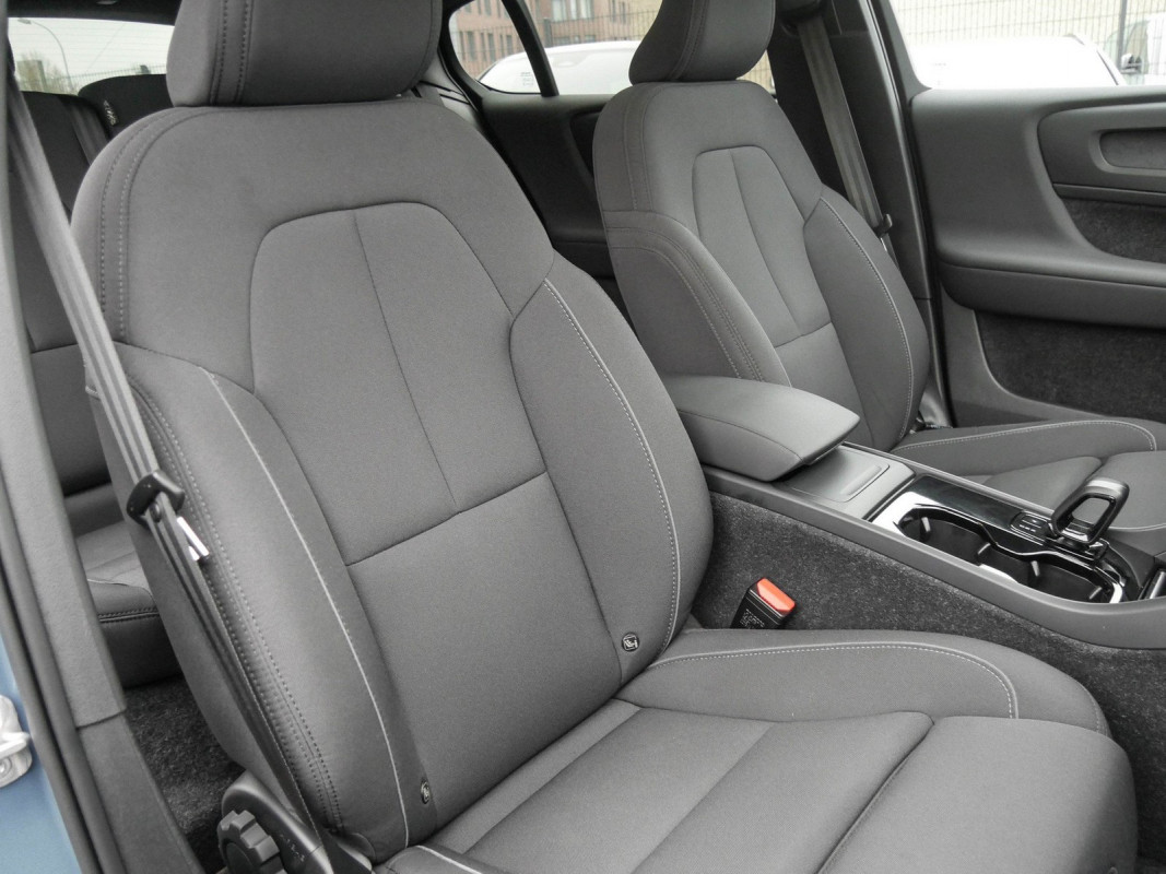 Volvo C40 - SUV/Off-road - Blau - Gebrauchtwagen - Bild 7