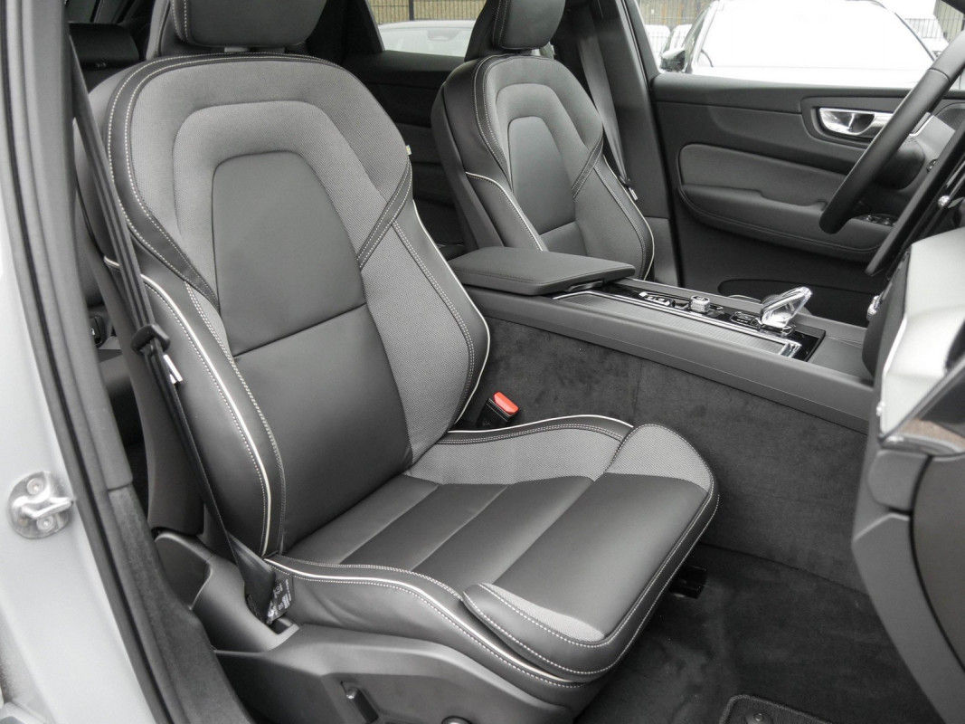 Volvo XC60 - SUV/Off-road - Grau - Gebrauchtwagen - Bild 7