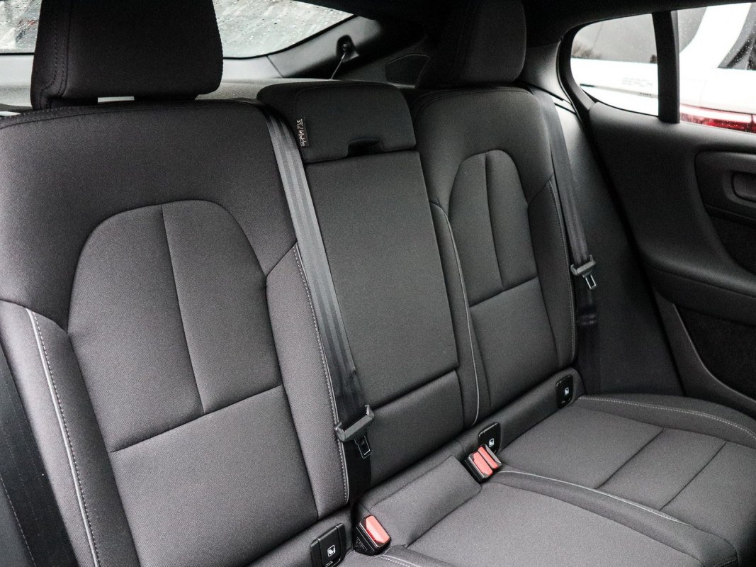 Volvo C40 Core - SUV/Off-road - Schwarz - Gebrauchtwagen - Bild 5