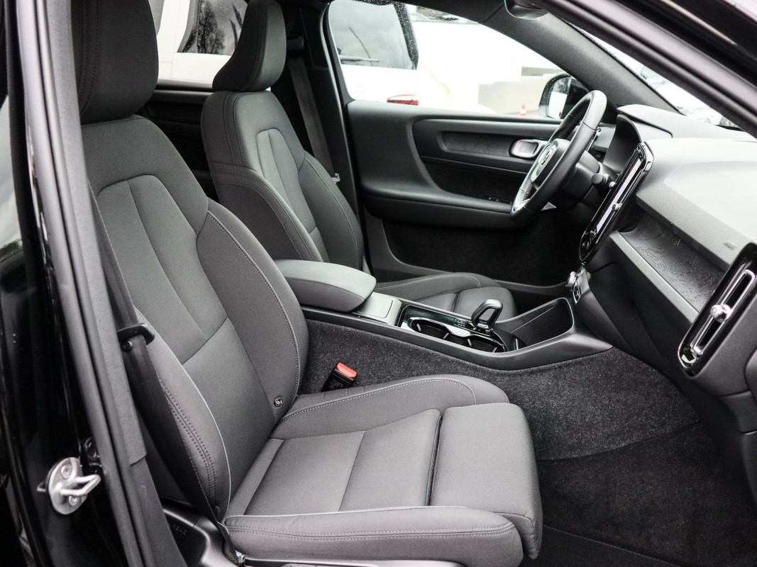 Volvo C40 Core - SUV/Off-road - Schwarz - Gebrauchtwagen - Bild 7